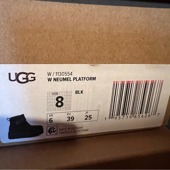 NWT UGG Neumel Platform Strap Chukka Boot Black Various Sizes - Picture 16 of 16